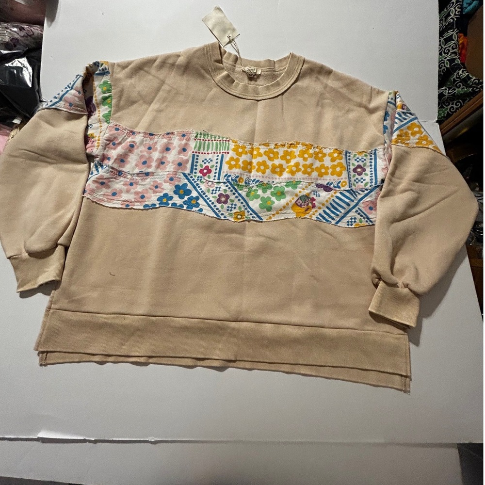 Easel Tan Patchwork Floral Crew Neck Sweatshirt Small Boho Boxy  Shabby Chic